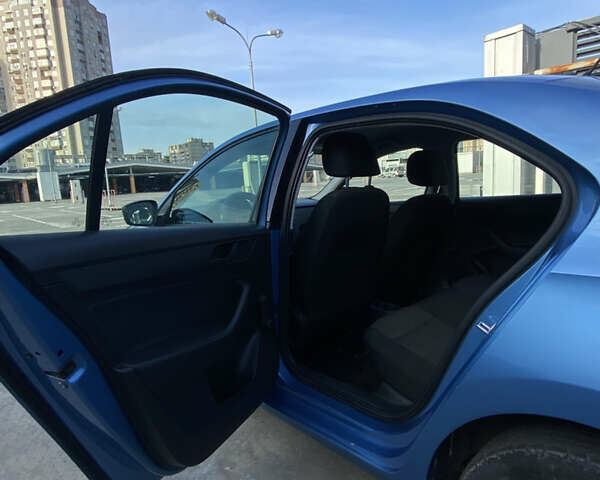 Синий Шкода Рапид, объемом двигателя 1.6 л и пробегом 172 тыс. км за 5950 $, фото 8 на Automoto.ua