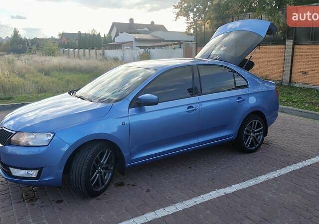 Синій Шкода Рапід, об'ємом двигуна 1.6 л та пробігом 165 тис. км за 8000 $, фото 23 на Automoto.ua