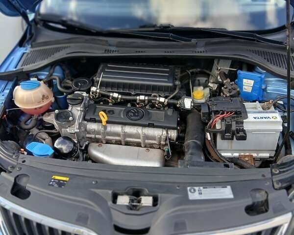 Синій Шкода Рапід, об'ємом двигуна 1.6 л та пробігом 123 тис. км за 8800 $, фото 13 на Automoto.ua