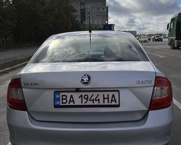 Шкода Рапид 2015 в Кропивницком (Кировограде) на Automoto.ua Синий Шкода Рапид, объемом двигателя 1.6 л и пробегом 200 тыс. км за 8800 $, фото 11 на Automoto.ua