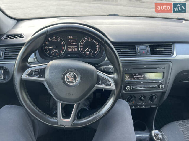 Синий Шкода Рапид, объемом двигателя 1.2 л и пробегом 243 тыс. км за 5800 $, фото 16 на Automoto.ua