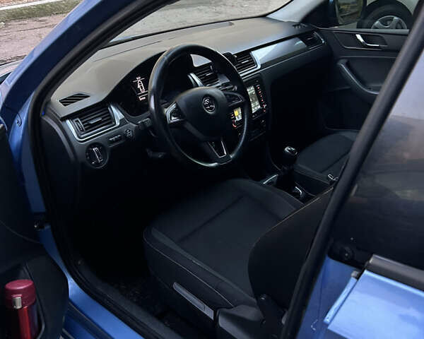 Шкода Рапид 2015 в Кропивницком (Кировограде) на Automoto.ua Синий Шкода Рапид, объемом двигателя 1.6 л и пробегом 220 тыс. км за 7500 $, фото 1 на Automoto.ua