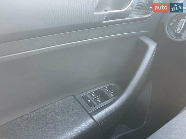 Синий Шкода Рапид, объемом двигателя 1.2 л и пробегом 243 тыс. км за 5800 $, фото 14 на Automoto.ua