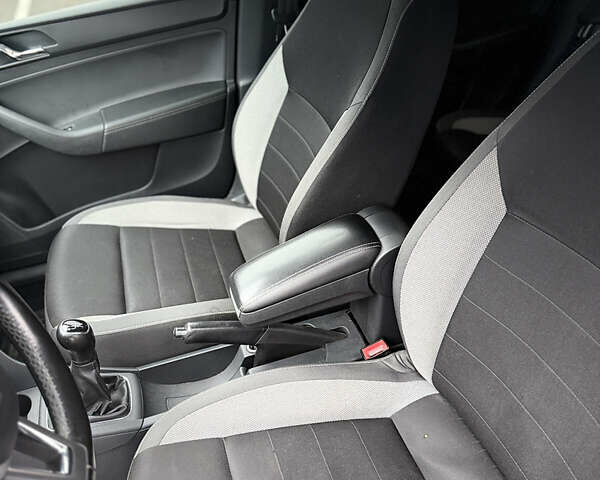 Синій Шкода Рапід, об'ємом двигуна 1.42 л та пробігом 204 тис. км за 7600 $, фото 28 на Automoto.ua