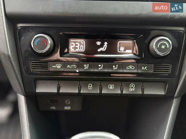 Синій Шкода Рапід, об'ємом двигуна 1.42 л та пробігом 204 тис. км за 7600 $, фото 24 на Automoto.ua