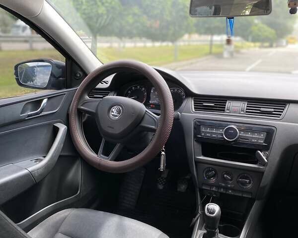 Синий Шкода Рапид, объемом двигателя 1.6 л и пробегом 159 тыс. км за 8900 $, фото 11 на Automoto.ua