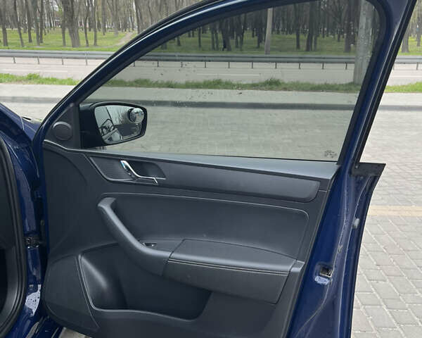 Синий Шкода Рапид, объемом двигателя 1.2 л и пробегом 126 тыс. км за 9500 $, фото 23 на Automoto.ua