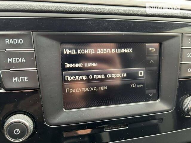 Синій Шкода Рапід, об'ємом двигуна 0 л та пробігом 147 тис. км за 8550 $, фото 21 на Automoto.ua