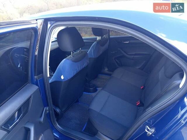 Синий Шкода Рапид, объемом двигателя 1.6 л и пробегом 221 тыс. км за 9900 $, фото 7 на Automoto.ua
