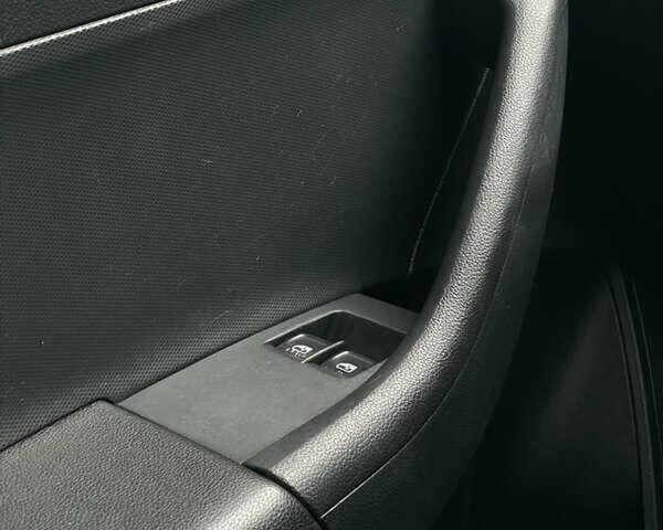 Синій Шкода Рапід, об'ємом двигуна 1.6 л та пробігом 141 тис. км за 9000 $, фото 27 на Automoto.ua