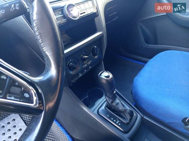 Синий Шкода Рапид, объемом двигателя 1.6 л и пробегом 221 тыс. км за 9900 $, фото 15 на Automoto.ua