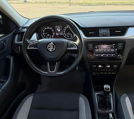 Синий Шкода Рапид, объемом двигателя 1 л и пробегом 109 тыс. км за 8200 $, фото 8 на Automoto.ua