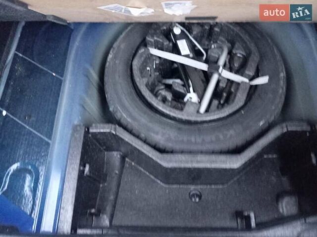 Синий Шкода Рапид, объемом двигателя 1 л и пробегом 117 тыс. км за 9950 $, фото 16 на Automoto.ua