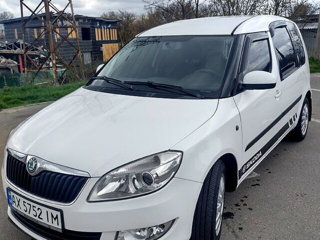 Белый Шкода Румстер, объемом двигателя 1.2 л и пробегом 283 тыс. км за 5000 $, фото 7 на Automoto.ua
