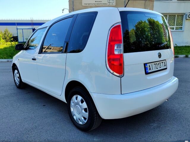 Белый Шкода Румстер, объемом двигателя 1.4 л и пробегом 285 тыс. км за 6350 $, фото 4 на Automoto.ua