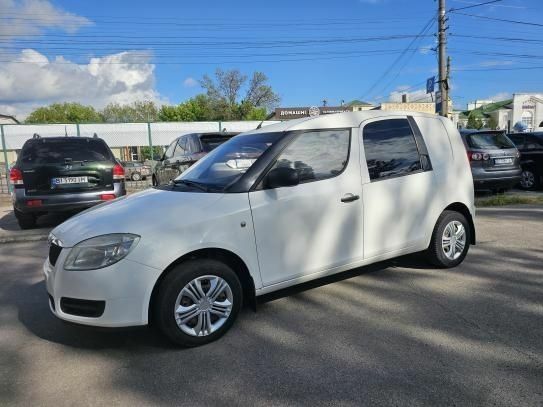 Белый Шкода Румстер, объемом двигателя 1.4 л и пробегом 375 тыс. км за 3187 $, фото 2 на Automoto.ua