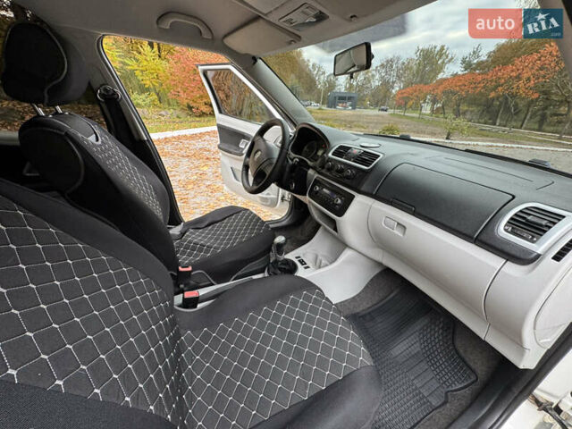 Шкода Румстер 2007 у Дрогобичі на Automoto.ua Білий Шкода Румстер, об'ємом двигуна 1.4 л та пробігом 244 тис. км за 4650 $, фото 55 на Automoto.ua