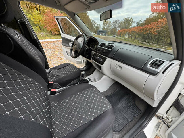 Шкода Румстер 2007 у Дрогобичі на Automoto.ua Білий Шкода Румстер, об'ємом двигуна 1.4 л та пробігом 244 тис. км за 4650 $, фото 54 на Automoto.ua