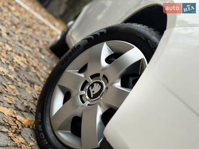 Шкода Румстер 2007 у Дрогобичі на Automoto.ua Білий Шкода Румстер, об'ємом двигуна 1.4 л та пробігом 244 тис. км за 4650 $, фото 6 на Automoto.ua