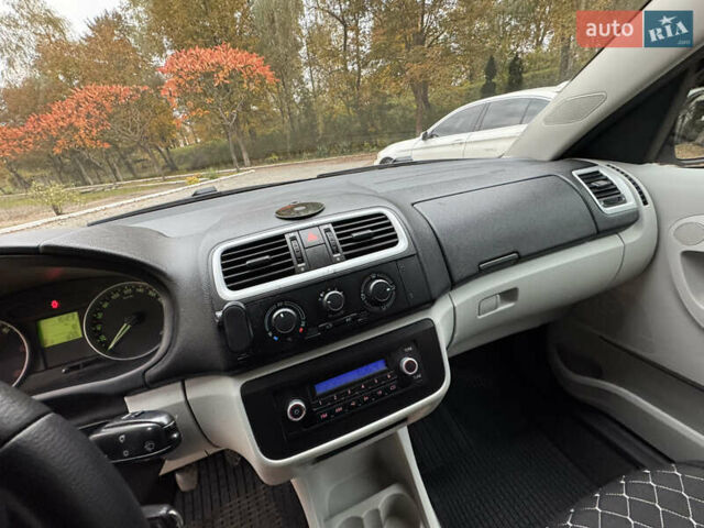 Шкода Румстер 2007 у Дрогобичі на Automoto.ua Білий Шкода Румстер, об'ємом двигуна 1.4 л та пробігом 244 тис. км за 4650 $, фото 51 на Automoto.ua