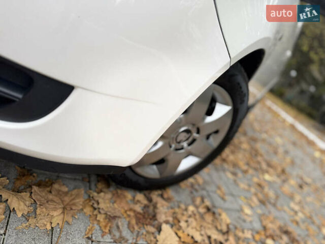 Шкода Румстер 2007 у Дрогобичі на Automoto.ua Білий Шкода Румстер, об'ємом двигуна 1.4 л та пробігом 244 тис. км за 4650 $, фото 27 на Automoto.ua