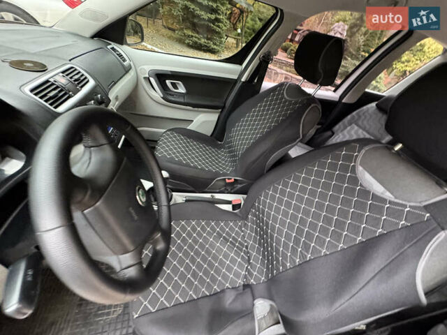 Шкода Румстер 2007 у Дрогобичі на Automoto.ua Білий Шкода Румстер, об'ємом двигуна 1.4 л та пробігом 244 тис. км за 4650 $, фото 48 на Automoto.ua