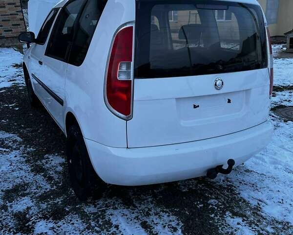 Білий Шкода Румстер, об'ємом двигуна 1.2 л та пробігом 300 тис. км за 2500 $, фото 5 на Automoto.ua