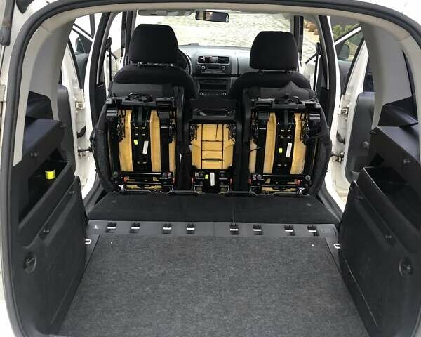 Белый Шкода Румстер, объемом двигателя 1.6 л и пробегом 234 тыс. км за 6000 $, фото 13 на Automoto.ua