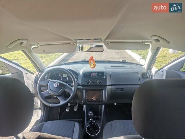 Белый Шкода Румстер, объемом двигателя 1.6 л и пробегом 214 тыс. км за 6000 $, фото 13 на Automoto.ua