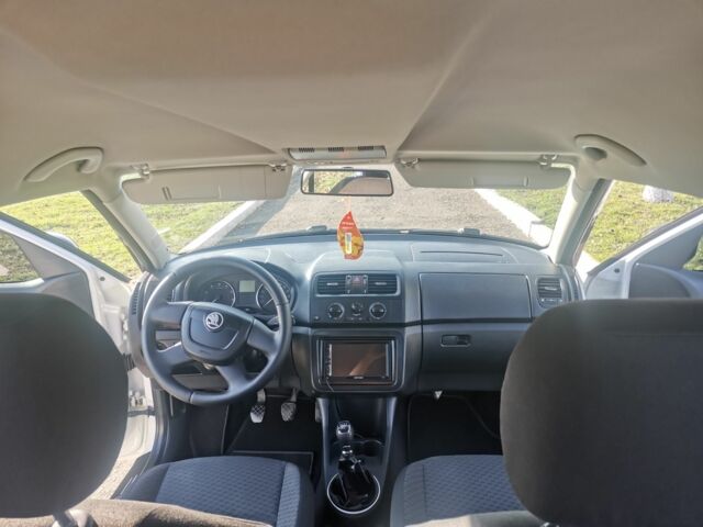 Белый Шкода Румстер, объемом двигателя 0 л и пробегом 214 тыс. км за 5750 $, фото 4 на Automoto.ua