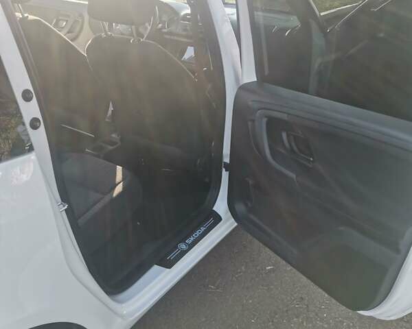 Белый Шкода Румстер, объемом двигателя 1.6 л и пробегом 214 тыс. км за 6000 $, фото 19 на Automoto.ua