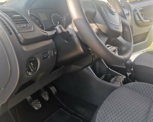 Белый Шкода Румстер, объемом двигателя 1.6 л и пробегом 214 тыс. км за 6000 $, фото 9 на Automoto.ua