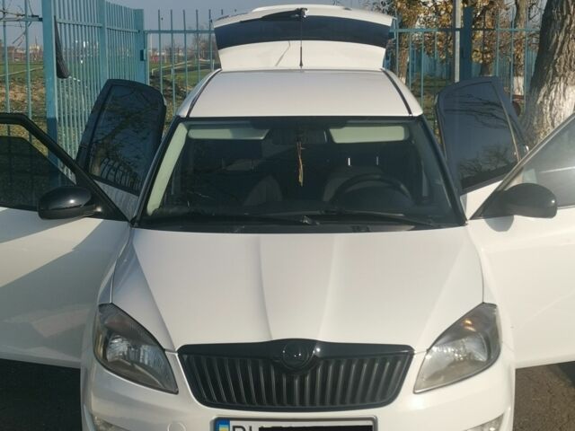 Белый Шкода Румстер, объемом двигателя 0 л и пробегом 214 тыс. км за 5750 $, фото 2 на Automoto.ua