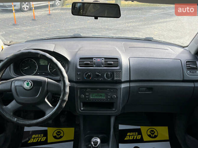 Белый Шкода Румстер, объемом двигателя 1.39 л и пробегом 194 тыс. км за 6200 $, фото 10 на Automoto.ua