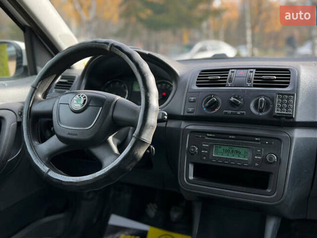 Белый Шкода Румстер, объемом двигателя 1.39 л и пробегом 194 тыс. км за 6200 $, фото 17 на Automoto.ua