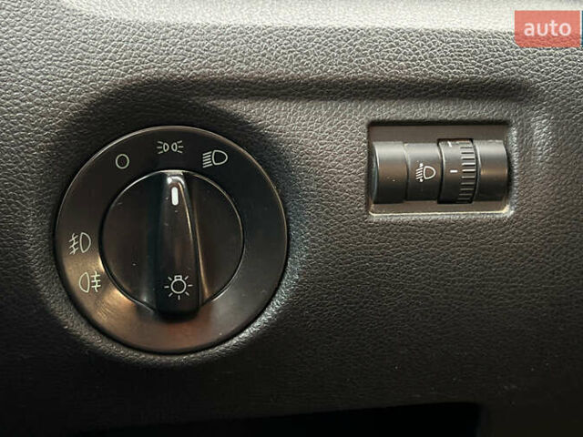 Белый Шкода Румстер, объемом двигателя 1.39 л и пробегом 194 тыс. км за 6200 $, фото 15 на Automoto.ua