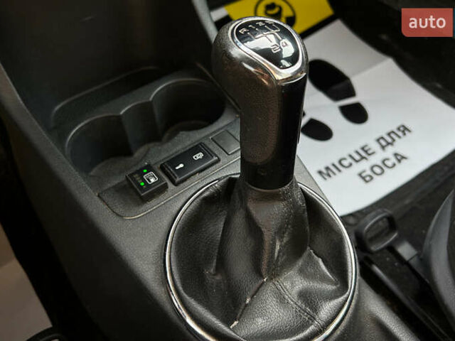 Белый Шкода Румстер, объемом двигателя 1.39 л и пробегом 194 тыс. км за 6200 $, фото 14 на Automoto.ua