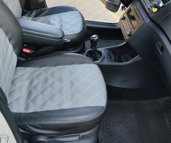 Белый Шкода Румстер, объемом двигателя 1.6 л и пробегом 192 тыс. км за 6500 $, фото 6 на Automoto.ua