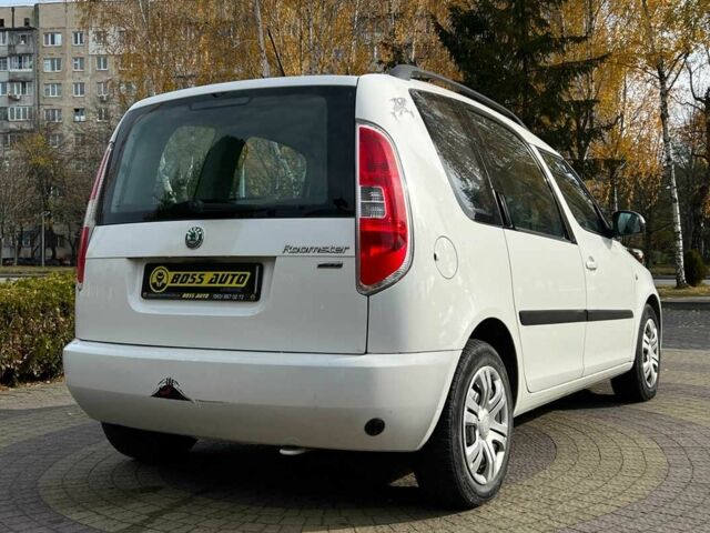 Белый Шкода Румстер, объемом двигателя 1.4 л и пробегом 194 тыс. км за 6200 $, фото 6 на Automoto.ua