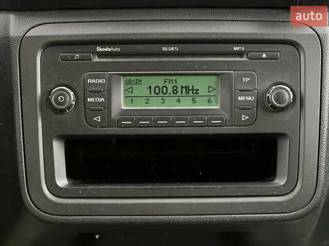 Белый Шкода Румстер, объемом двигателя 1.39 л и пробегом 194 тыс. км за 6200 $, фото 13 на Automoto.ua