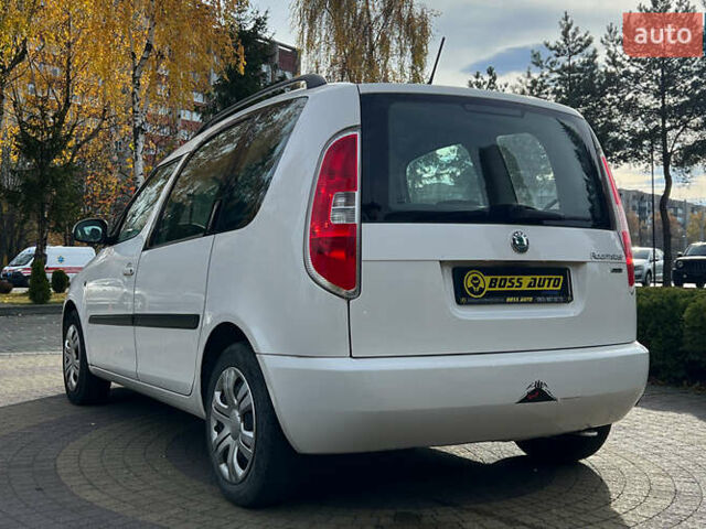 Белый Шкода Румстер, объемом двигателя 1.39 л и пробегом 194 тыс. км за 6200 $, фото 4 на Automoto.ua