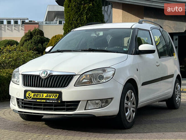 Белый Шкода Румстер, объемом двигателя 1.39 л и пробегом 194 тыс. км за 6200 $, фото 2 на Automoto.ua