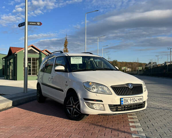 Білий Шкода Румстер, об'ємом двигуна 1.6 л та пробігом 300 тис. км за 6200 $, фото 1 на Automoto.ua