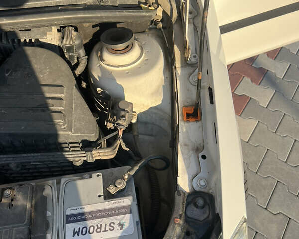 Білий Шкода Румстер, об'ємом двигуна 1.6 л та пробігом 300 тис. км за 6200 $, фото 13 на Automoto.ua