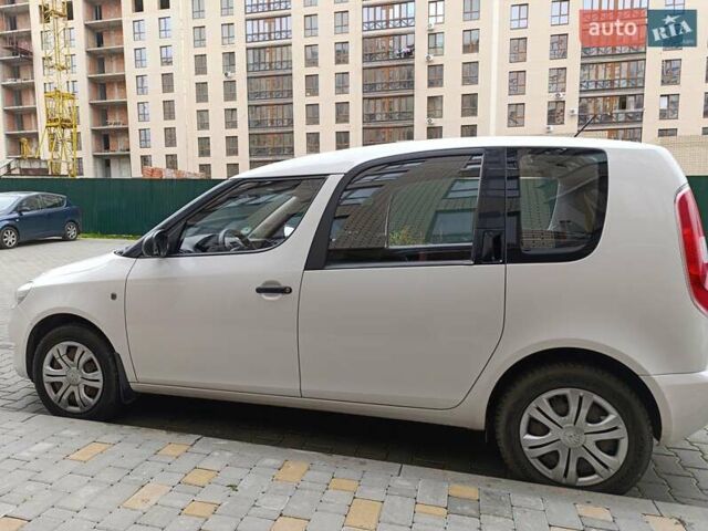 Білий Шкода Румстер, об'ємом двигуна 1.6 л та пробігом 227 тис. км за 7300 $, фото 17 на Automoto.ua