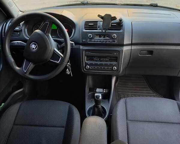 Белый Шкода Румстер, объемом двигателя 1.39 л и пробегом 109 тыс. км за 6900 $, фото 6 на Automoto.ua