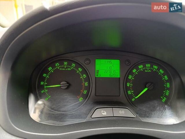 Білий Шкода Румстер, об'ємом двигуна 1.6 л та пробігом 227 тис. км за 7300 $, фото 12 на Automoto.ua