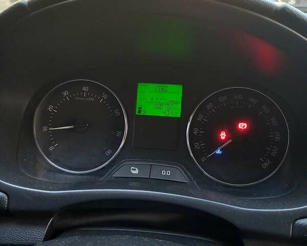 Белый Шкода Румстер, объемом двигателя 1.39 л и пробегом 109 тыс. км за 6900 $, фото 7 на Automoto.ua