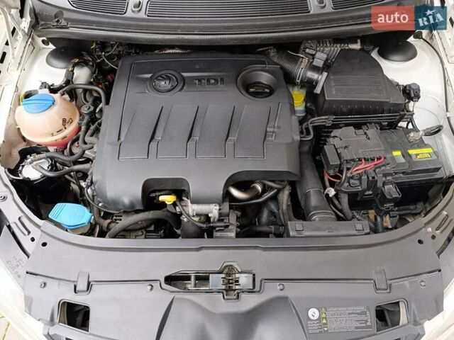 Білий Шкода Румстер, об'ємом двигуна 1.6 л та пробігом 227 тис. км за 7300 $, фото 15 на Automoto.ua