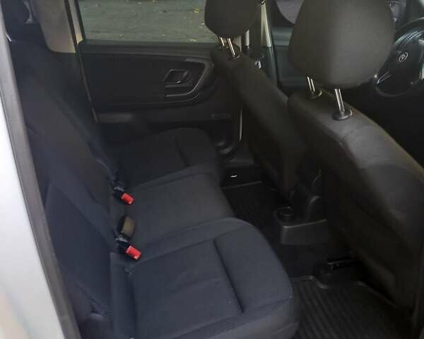 Белый Шкода Румстер, объемом двигателя 1.39 л и пробегом 109 тыс. км за 6900 $, фото 5 на Automoto.ua